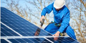Installation Maintenance Panneaux Solaires Photovoltaïques à Maison-des-Champs